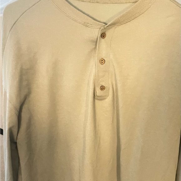 New button shirt - Picture 5 of 5